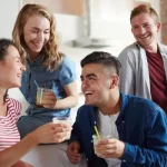 Kepribadian Ekstrovert Yang Menyukai Keramaian Umum