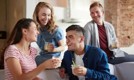 Kepribadian Ekstrovert Yang Menyukai Keramaian Umum