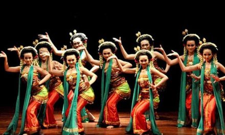 Tarian Tradisional Jaipong Yang Berasa Dari Jawa Barat