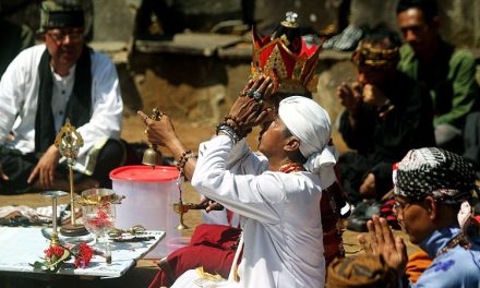 Kepercayaan Masyarakat Sunda Wiwitan Sebelum Zaman Modern