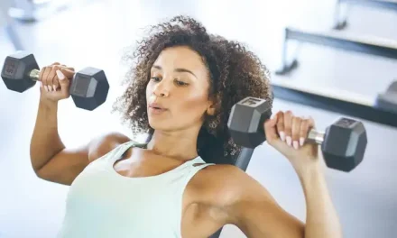 Olahraga Dengan Barbel Atau Angkat Beban Membentuk Badan