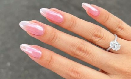 Menghiasi Kuku Atau Nail Art Bagi Sebagian Orang