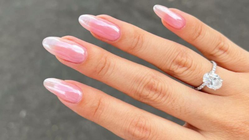 Menghiasi Kuku Atau Nail Art Bagi Sebagian Orang