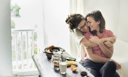 Penyimpangan Oriental Seks Sesama Perempuan