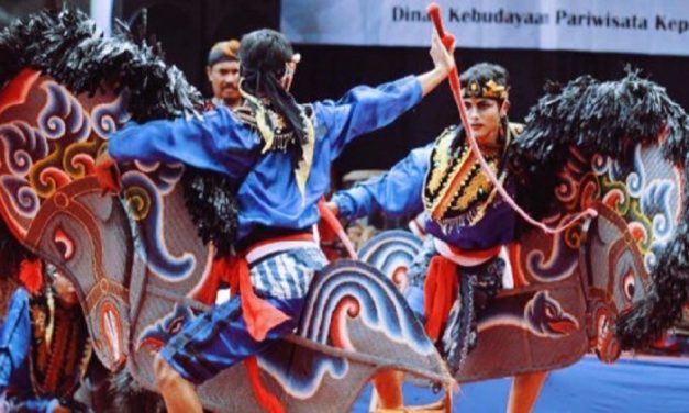 Pertunjukan Kesenian Tradisional Di Indonesia Kuda Lumping