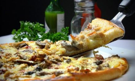 Hidangan Populer Dunia Dari Italia Sebuah Pizza