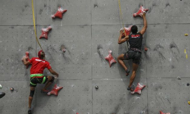 Kekuatan Cengkraman Tangan Perlu Saat Olahraga Panjat Tebing