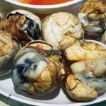 Makanan Viral Balut Telur Setengah Jadi