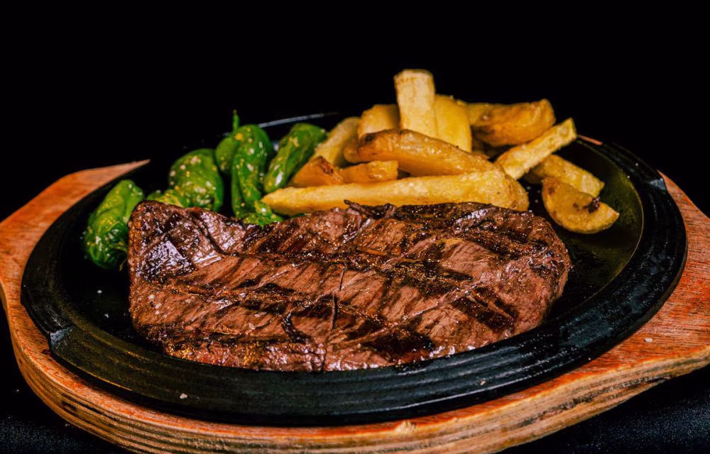 Makanan Mewah Steak Dengan Daging Pilihan Yang Lembut