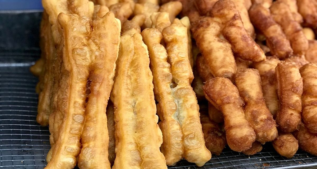 Makanan Stik Panjang Sebuah Hidangan Cakwe