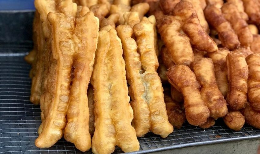 Makanan Stik Panjang Sebuah Hidangan Cakwe