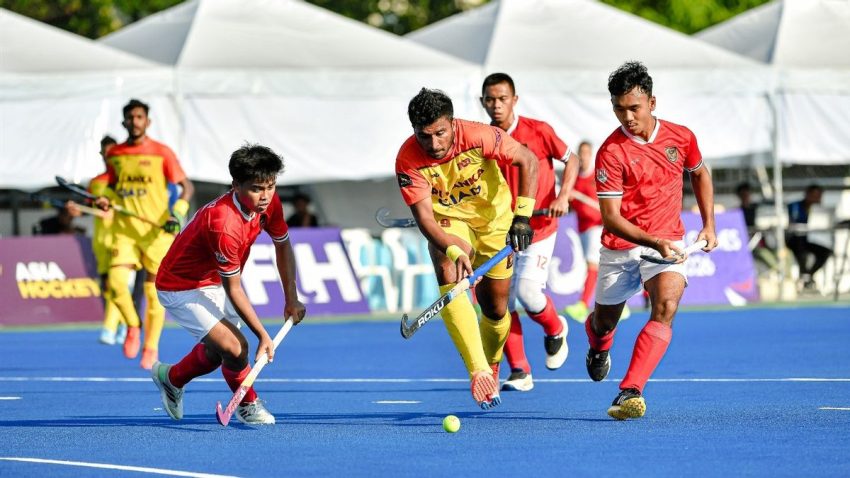 Olahraga Tongkat Hoki Dengan Sistem Beregu Dan Kompak