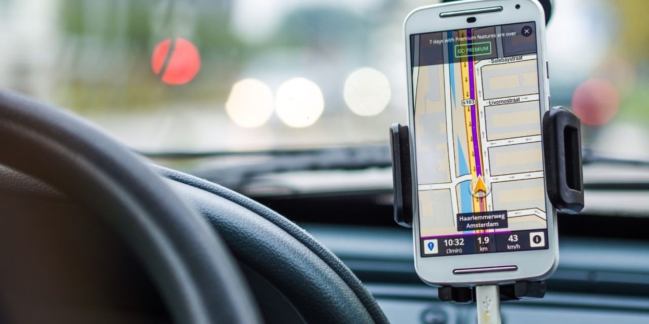 Pelacak Dan Penunjuk Arah Jalan Secara Online