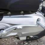 Komponen Penghidup Kendaraan Motor Sebuah Engkol