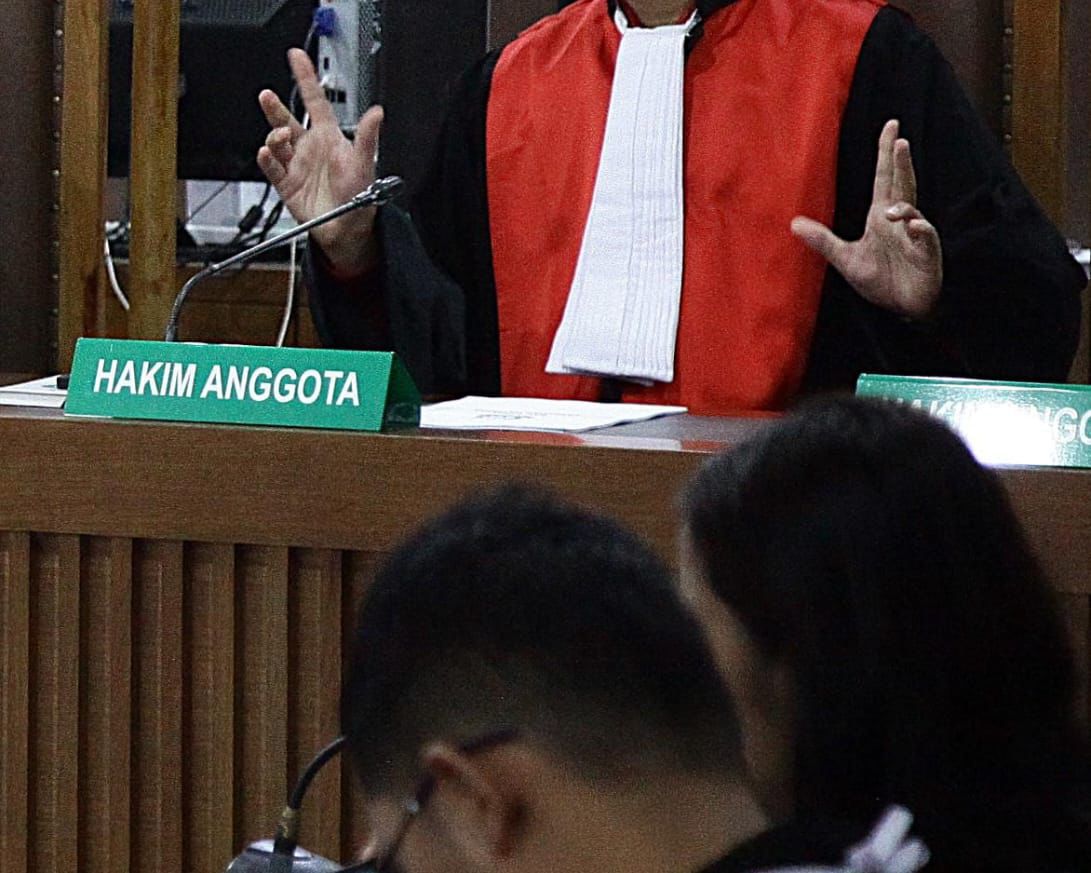 Pejabat Hakim Dalam Sebuah Lembaga Pengadilan