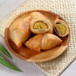 Camilan Jajan Molen Dengan Pisang Dan Varian Rasa