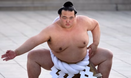 Olahraga Tradisional Jepang Sumo Dengan Kekuatan Fisik