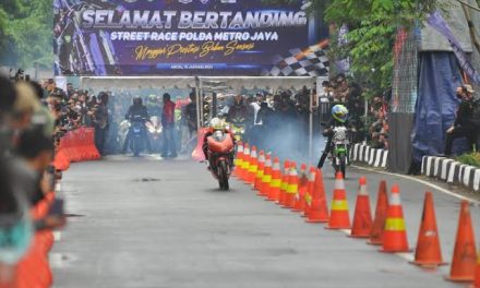 Kendaraan Modifikasi Kecepatan Pada Balapan Drag