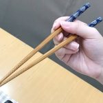 Peralatan Makanan Sumpit Dengan Dua Bilah Kayu
